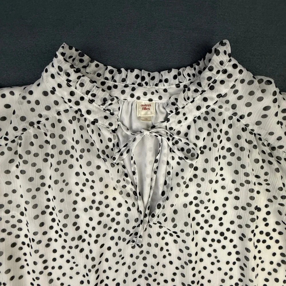 Anthropologie Autres Filles Blouse Women 1X White Polka Dot Tie Neck Romantic